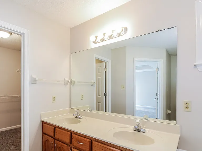 2362 Oak Springs Dr — Photo 9
