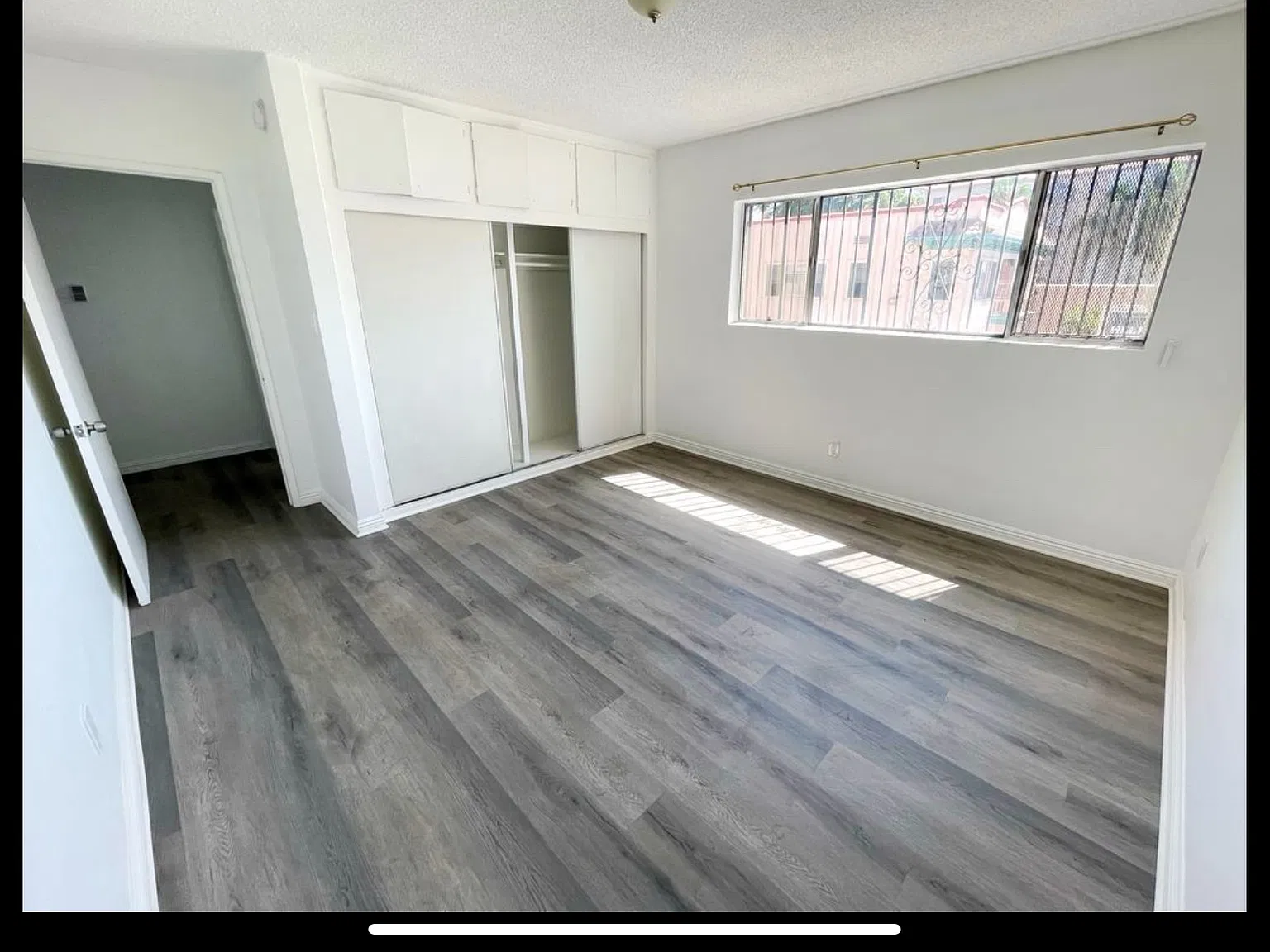 4240 S Figueroa St — Photo 4