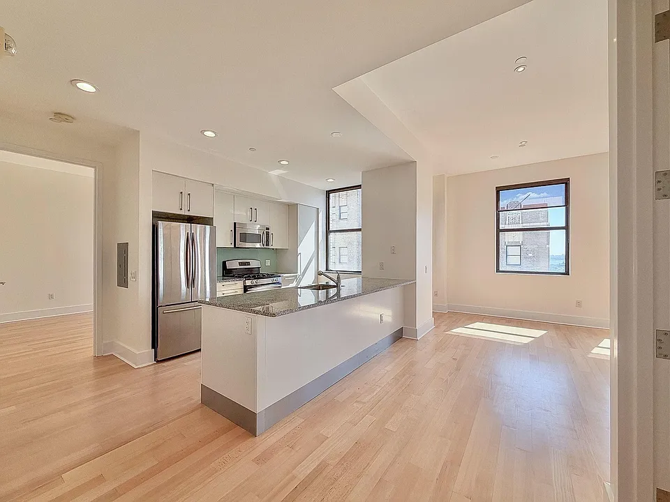 4 Beacon Way #1705