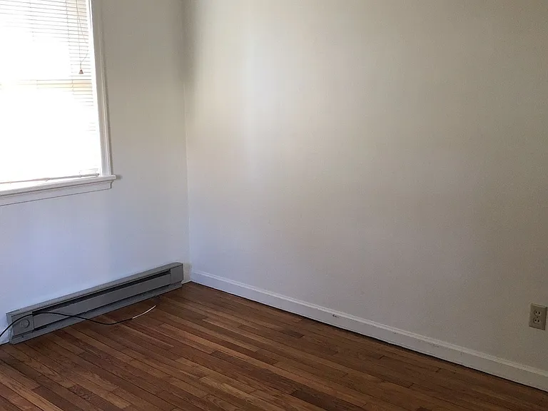 309 NW Cleveland St — Photo 14