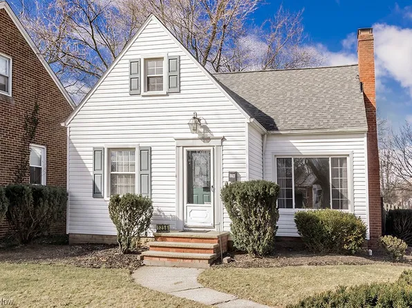 1256 Edsal Dr, Lyndhurst, OH 44124