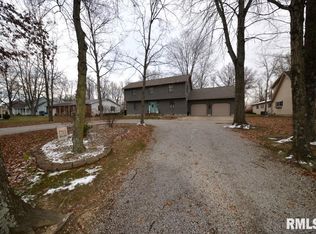 824 McCauley Rd, Mount Vernon, IL 62864
