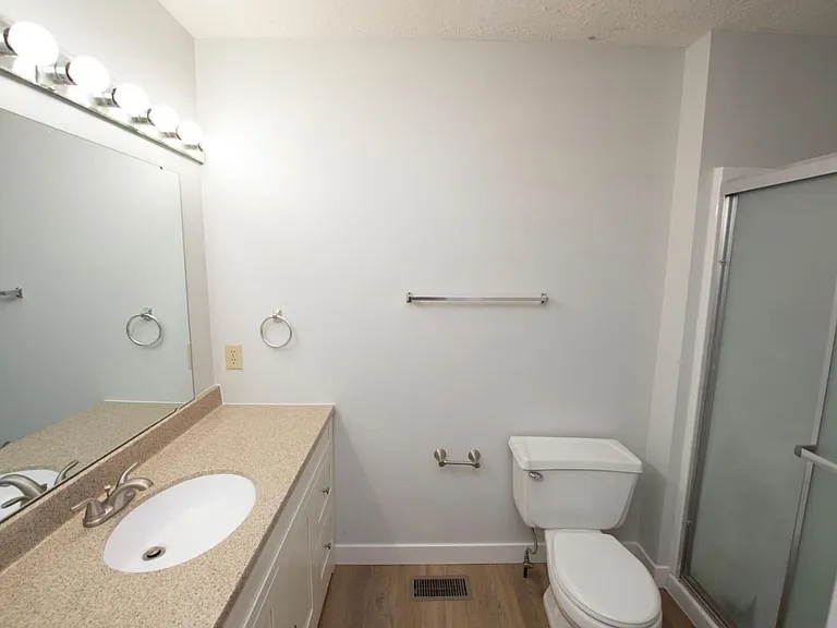2611 Manchester St — Photo 13