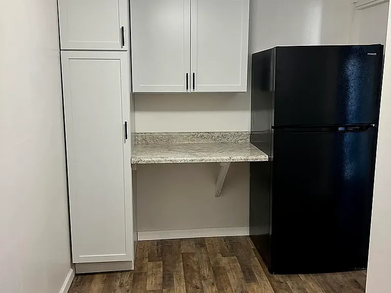 113 Laurel St — Photo 14
