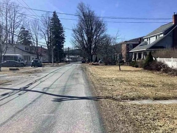 Exterior Neighborhood (street photo)
