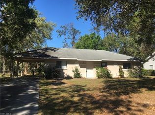 242 S Hickory St, Labelle, FL 33935