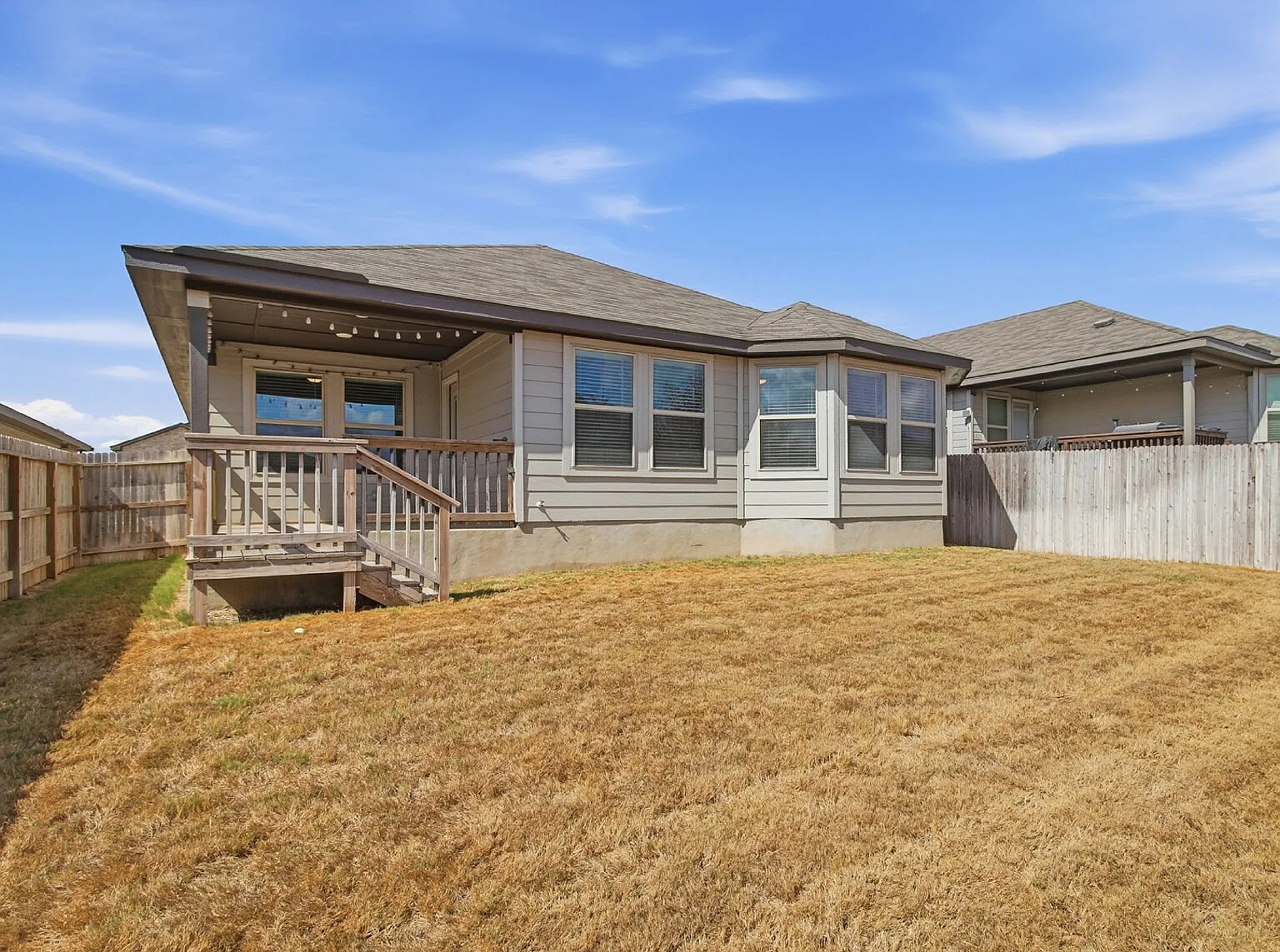 4 bed, 2.0 bath, 1776 sqft, $2,275 — Photo 2