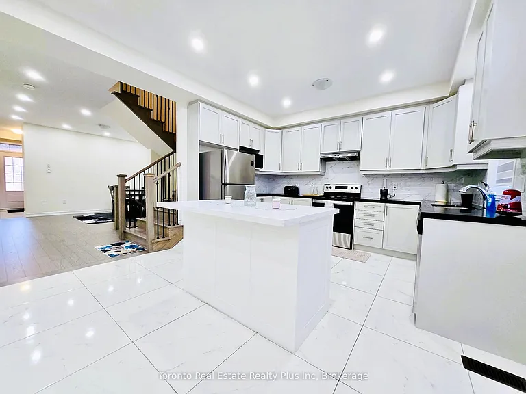 4 Bruce Welch Ave — Photo 9