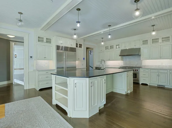 5000 Grosvenor Avenue image 15 of 42