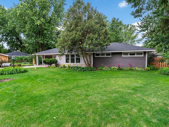 3rd image of 3410 Meadow Ln