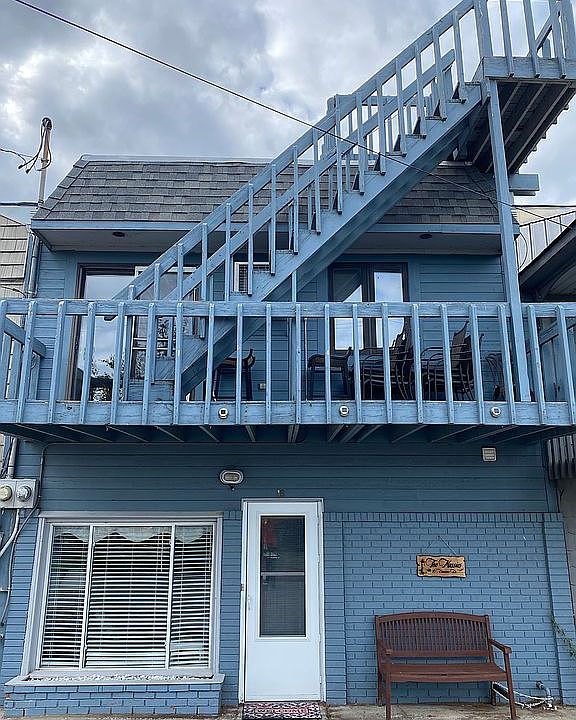 16 Catalina Drive