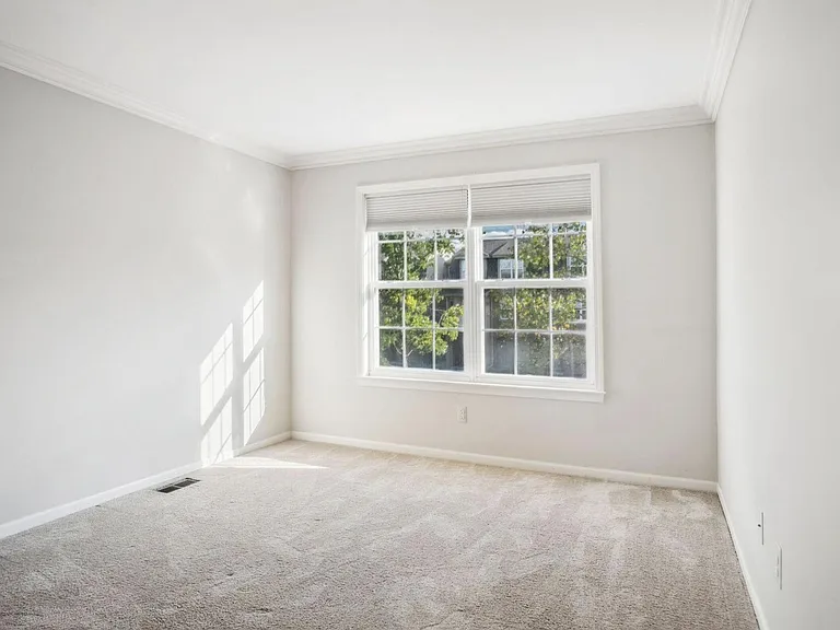 2924 Barclay Way — Photo 12