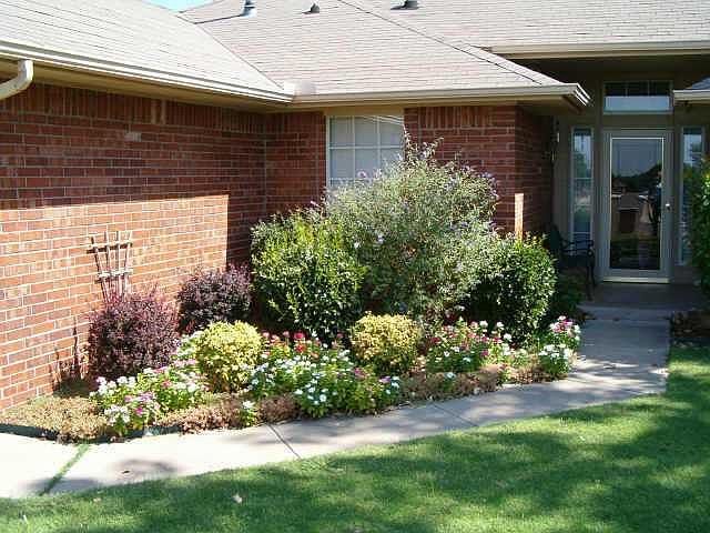 2nd image of 2700 S Redwood Ln