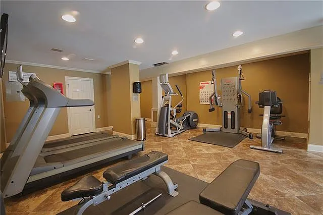 1 bed, 1.0 bath, 676 sqft, $1,300 — Photo 4