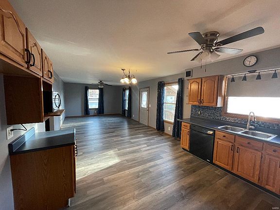 2nd image of 301 Lenhardt Ave