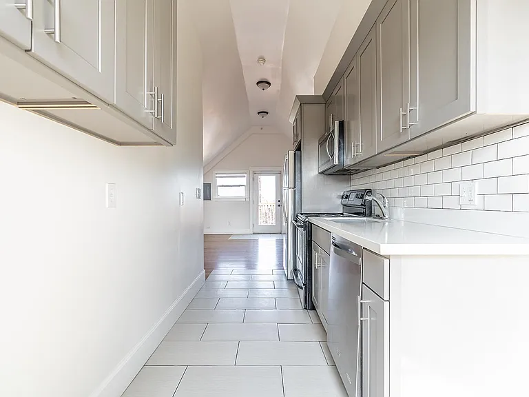 2314 Hoyt Ave #D — Photo 14
