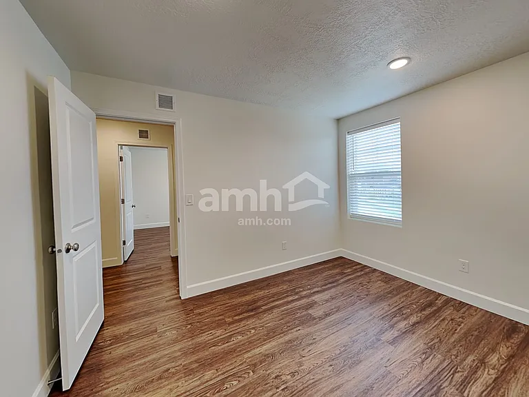 221 N Dry Creek Rd — Photo 26