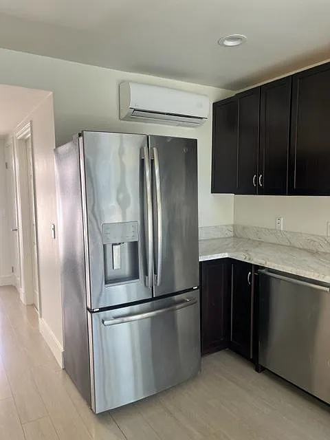 1866 Greenfield Ave #200