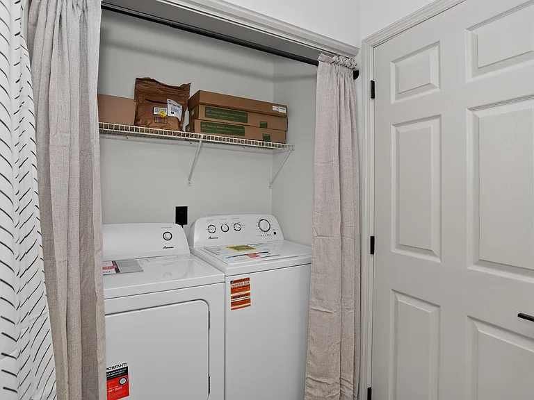 507 Emory Cir #B — Photo 8