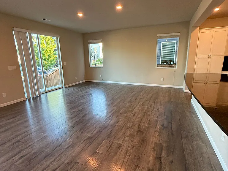 8657 Atlas Ave NE — Photo 6