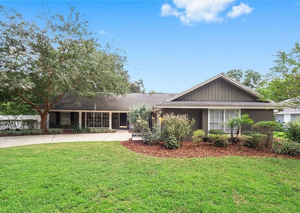 1st image of 906 Versailles Cir
