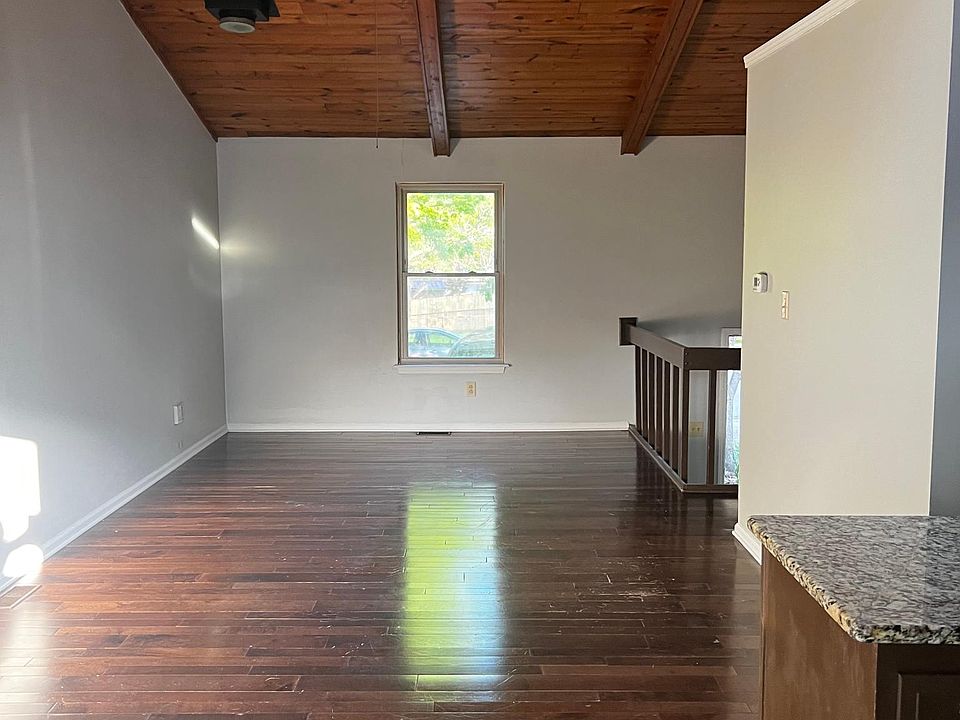 2nd image of 577 El Paseo Pl #1