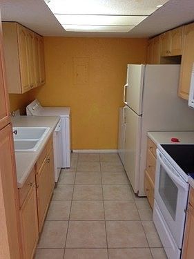 4th image of 4351 Aqua Vista Dr #1