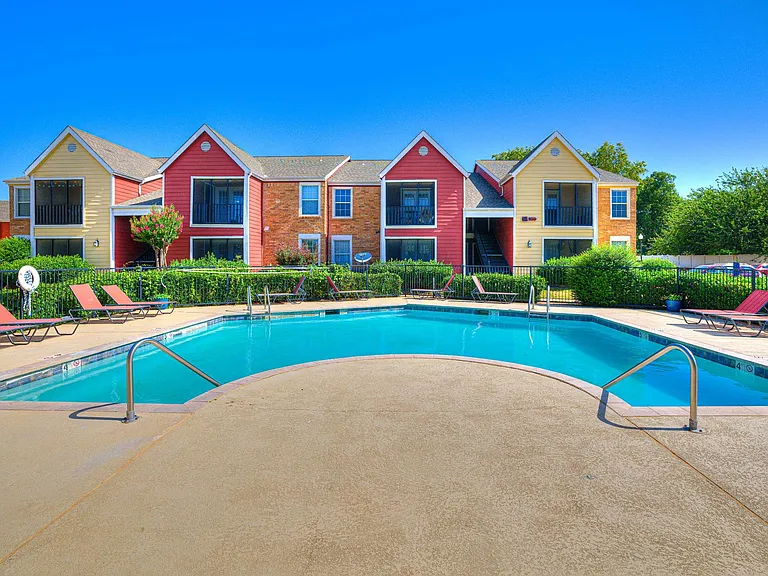Post Oak Apartments — Photo 41