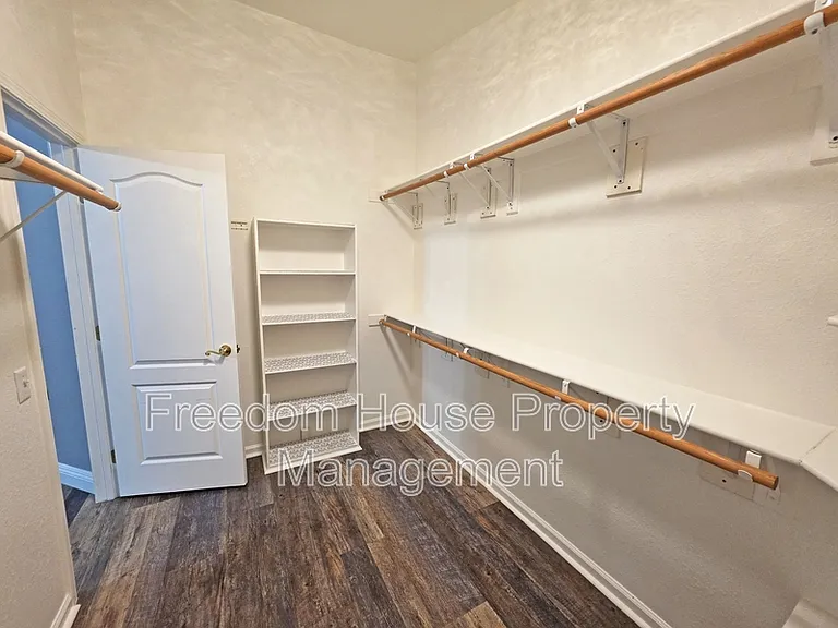 3630 E Vineyard Dr N — Photo 43