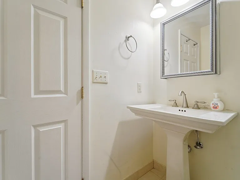 324 Brook St #324 — Photo 26