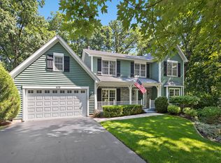 408 Kelly Ln, Crystal Lake, IL 60012