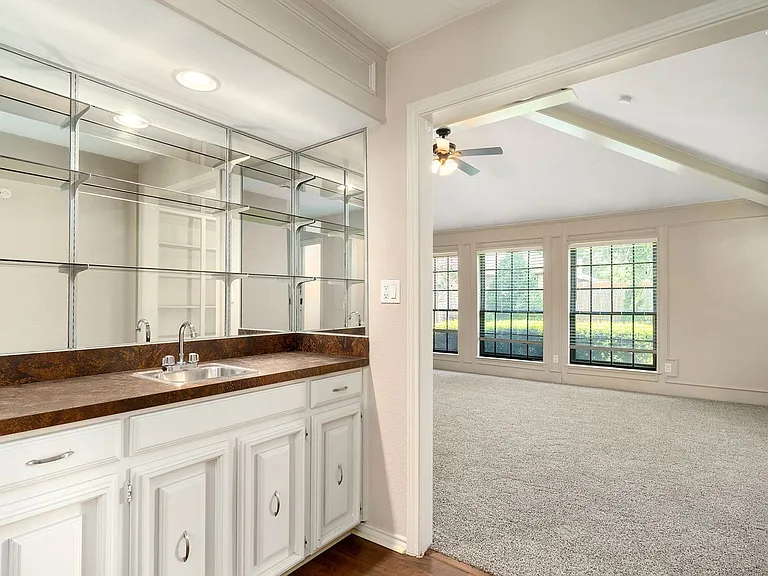 802 Pebblebrook Dr — Photo 7