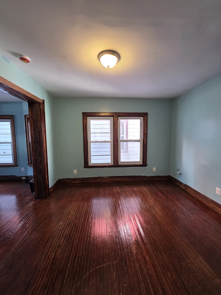 Building Photo - 639 E Utica St #1