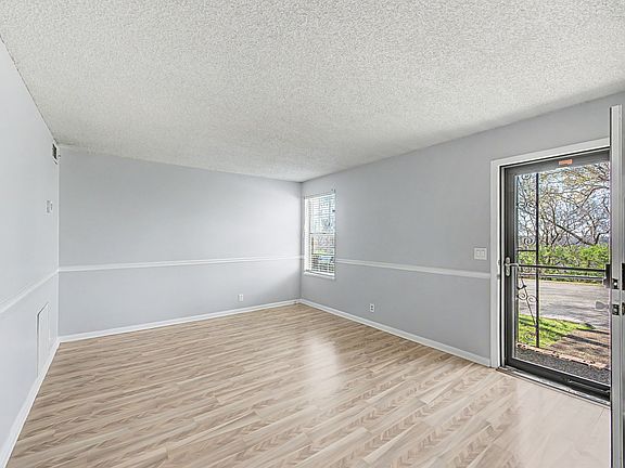 3rd image of 110 Bellevue Rd APT 30