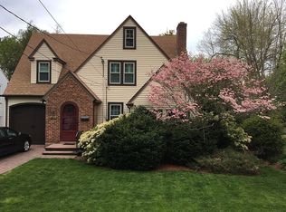 468 Fern St, West Hartford, CT 06107