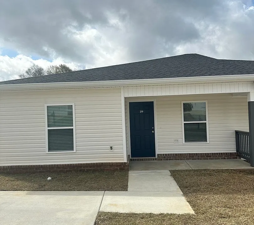 219 Charleston Dr