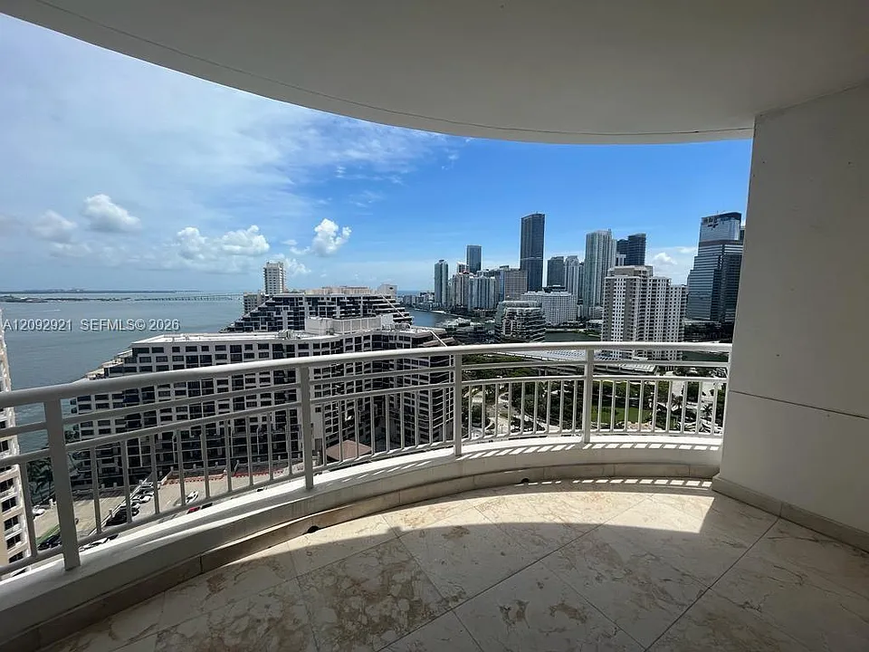 848 Brickell Key Dr #2303