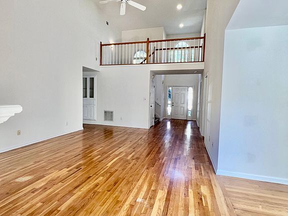 4th image of 201 Whisperwood Ln NW