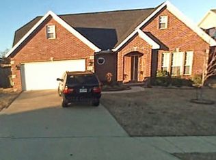 5709 W Stoney Creek Dr, Rogers, AR 72758