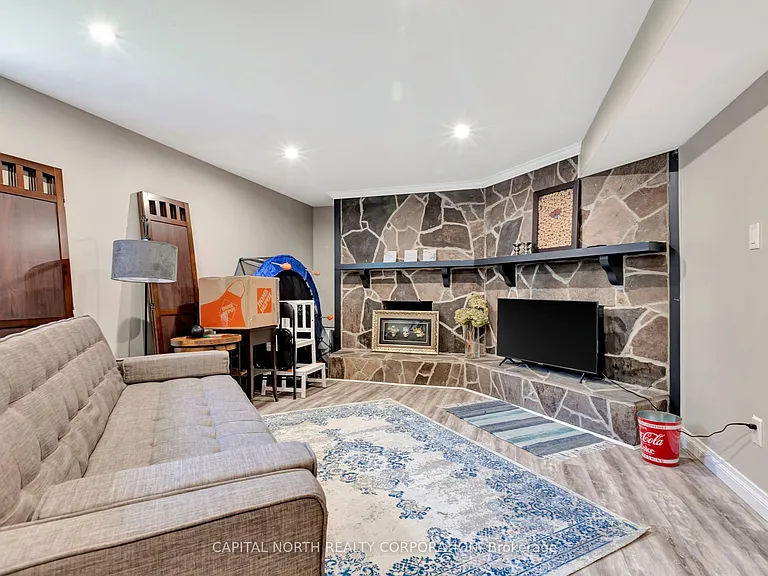 2092 Marine Dr — Photo 21