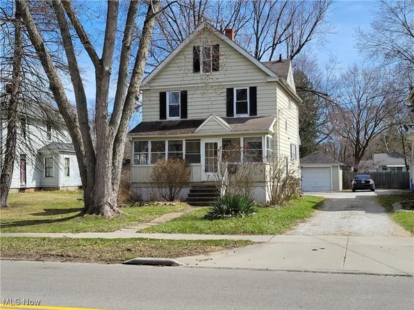 354 N Chestnut St, Ravenna, OH 44266
