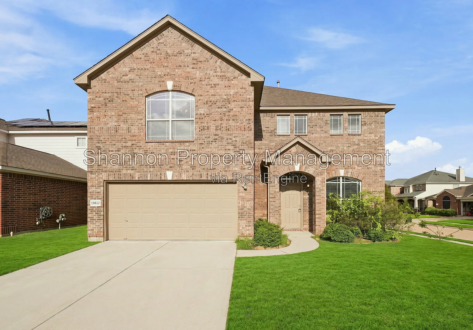 4 bed, 2.5 bath, 2860 sqft, $2,300 — Photo 1
