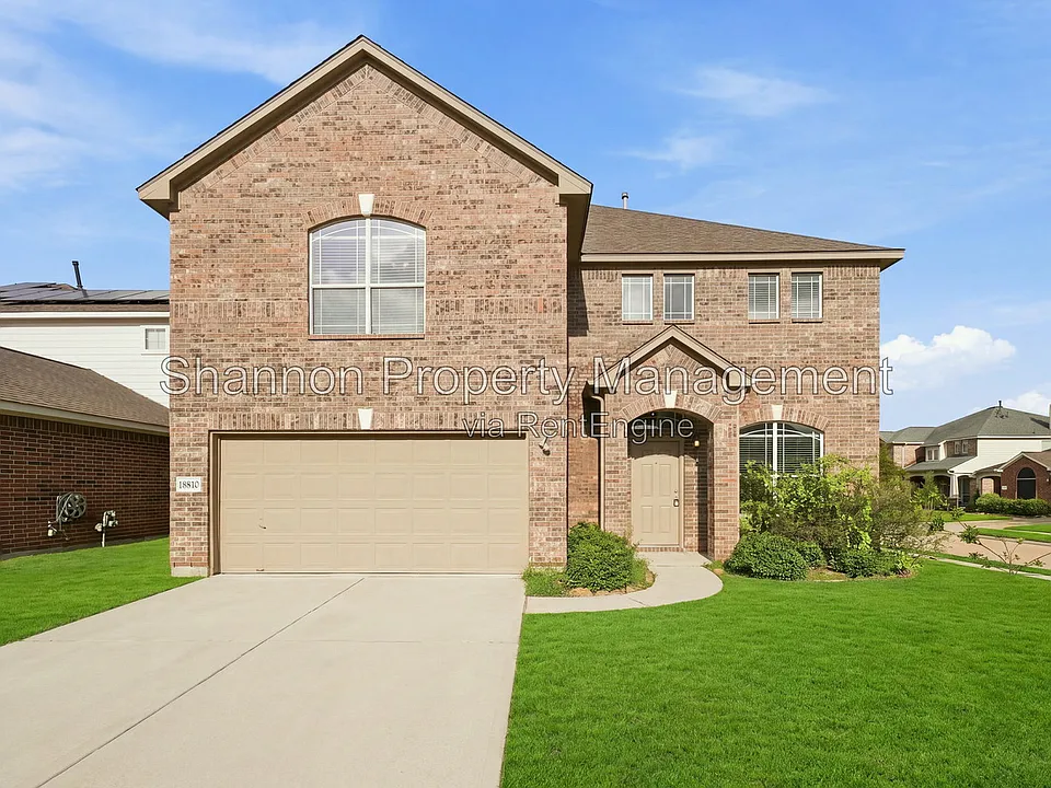 18810 Lantern Cove Ln