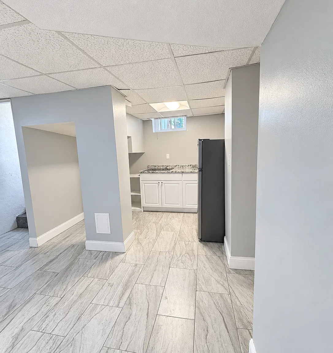 2 bed, 800 sqft, $1,600 — Photo 2