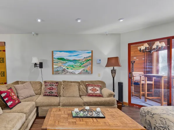 865 Majestic Pines Dr #125, Mammoth Lakes, CA 93546