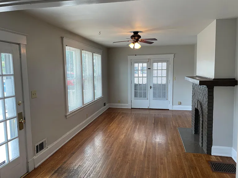 735 S Grand Ave — Photo 3