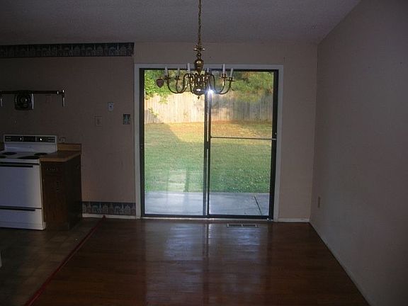 5th image of 4301 Park Forest Dr