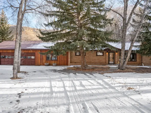 1312 Rhoades St, Dubois, WY 82513