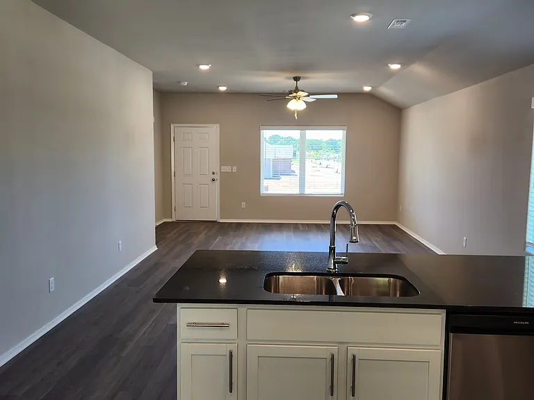 2448 N Raven Ln — Photo 10