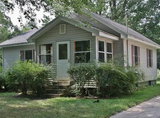 715 11th St, Three Rivers, MI 49093